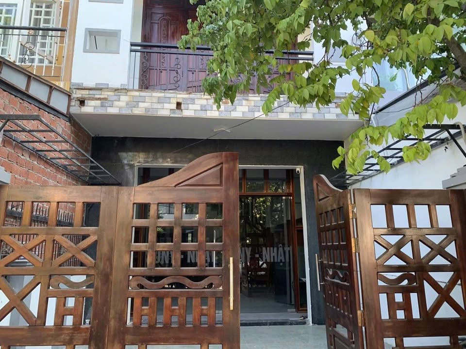 Nhà 2 tầng đường Nguyễn Khắc Cẩn Nại Hiên Đông 125m² giá 9 tỷ - Nhà kiên cố, sạch đẹp!