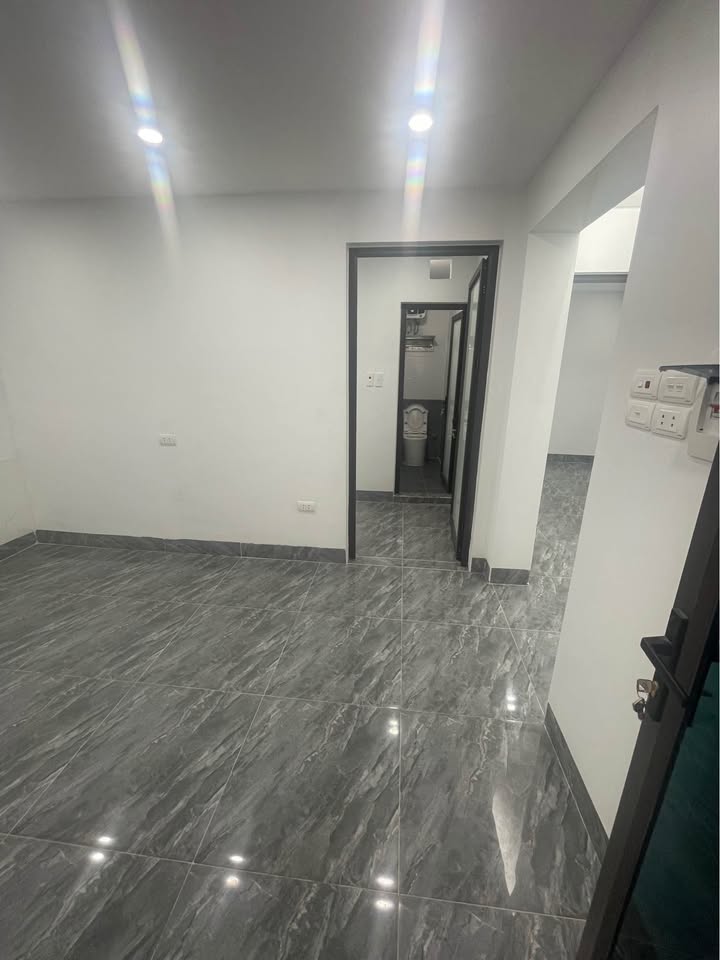 Căn hộ tầng 1 phố Mai Động 48m² giá 2.85 tỷ - Sân để xe rộng rãi!