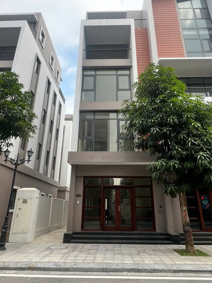 Townhouse hoàn thiện 5 tầng tại Vinhomes Ocean Park 98m² giá 12.5 tỷ - Đầu tư sinh lời ngay!