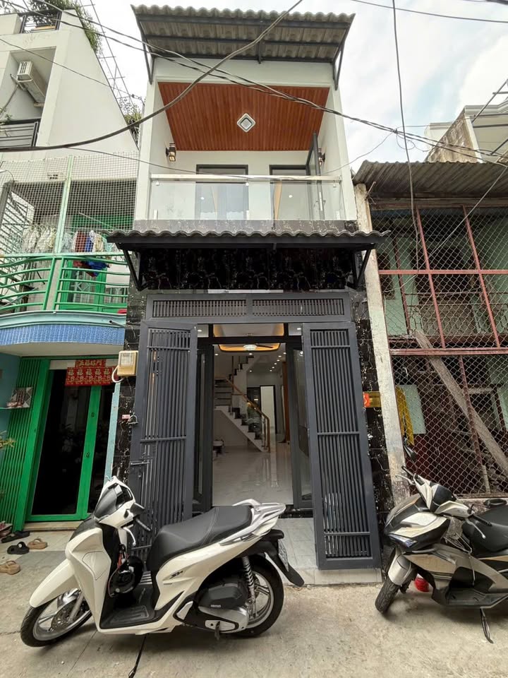 Nhà hẻm 205 Tân Hoà Đông, Quận 6, 40m² giá 5,3 tỷ - Sẵn sàng vào ở!