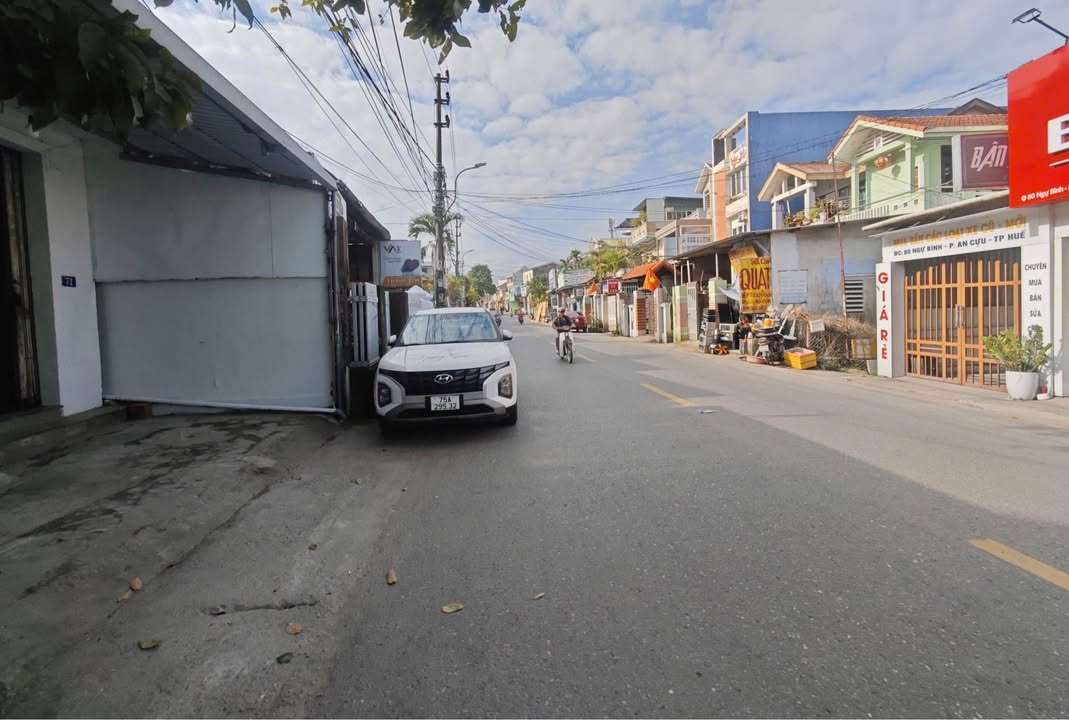 Nhà 2 tầng mặt tiền Hùng Vương 91m² giá 7.5 tỷ - Vị trí đắc địa gần chợ An Cựu!