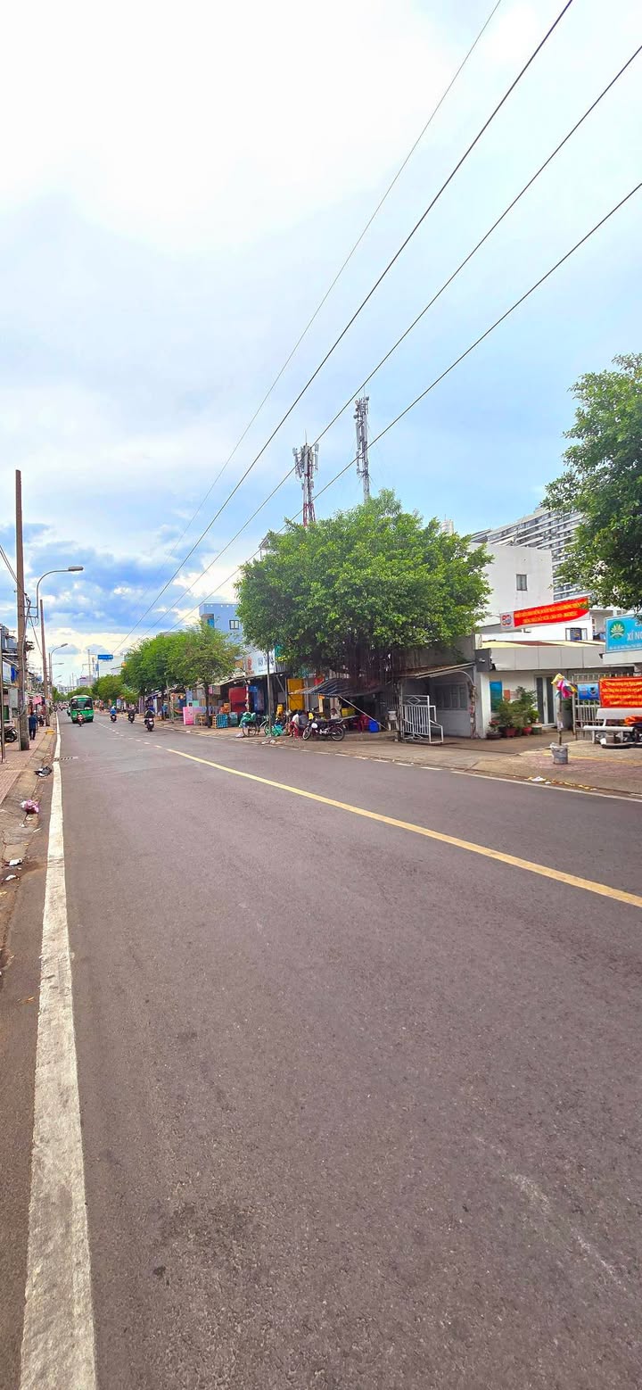 Bán gấp FrontHouse mặt tiền Phạm Thế Hiển Q8 117.3m² chỉ 10.5 tỷ - Đầu tư sinh lời ngay!