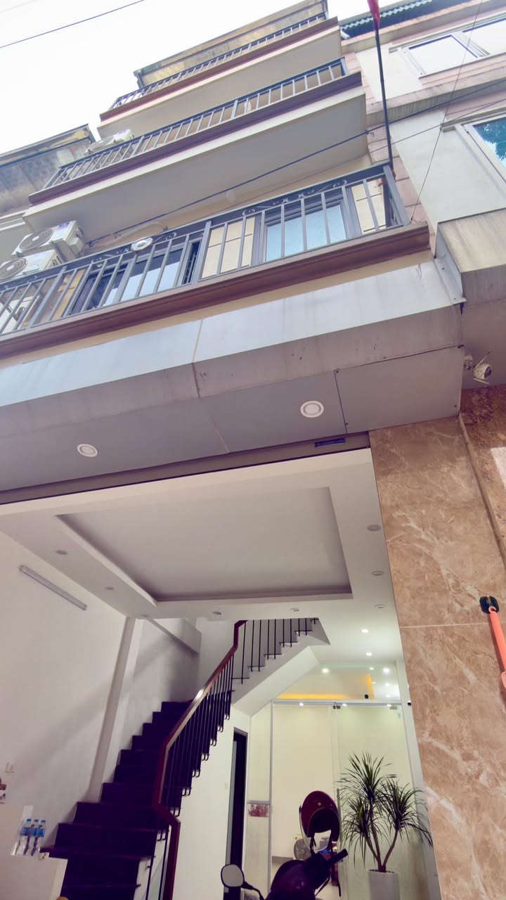 Nhà 4 tầng An Khánh 44m² giá 6.4 tỷ - Ô tô đỗ cửa, tiện nghi đầy đủ!