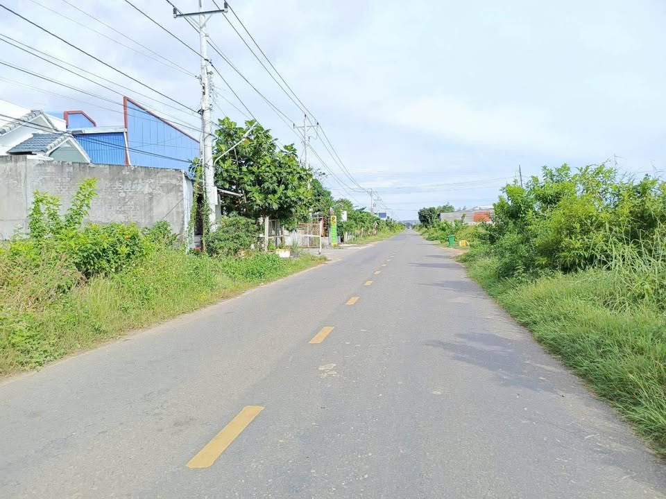 Lô Đất Thổ Cư Xã Hàm Liêm 100m² giá 800 triệu - Mặt tiền đường bê tông, ô tô vào tận nơi!