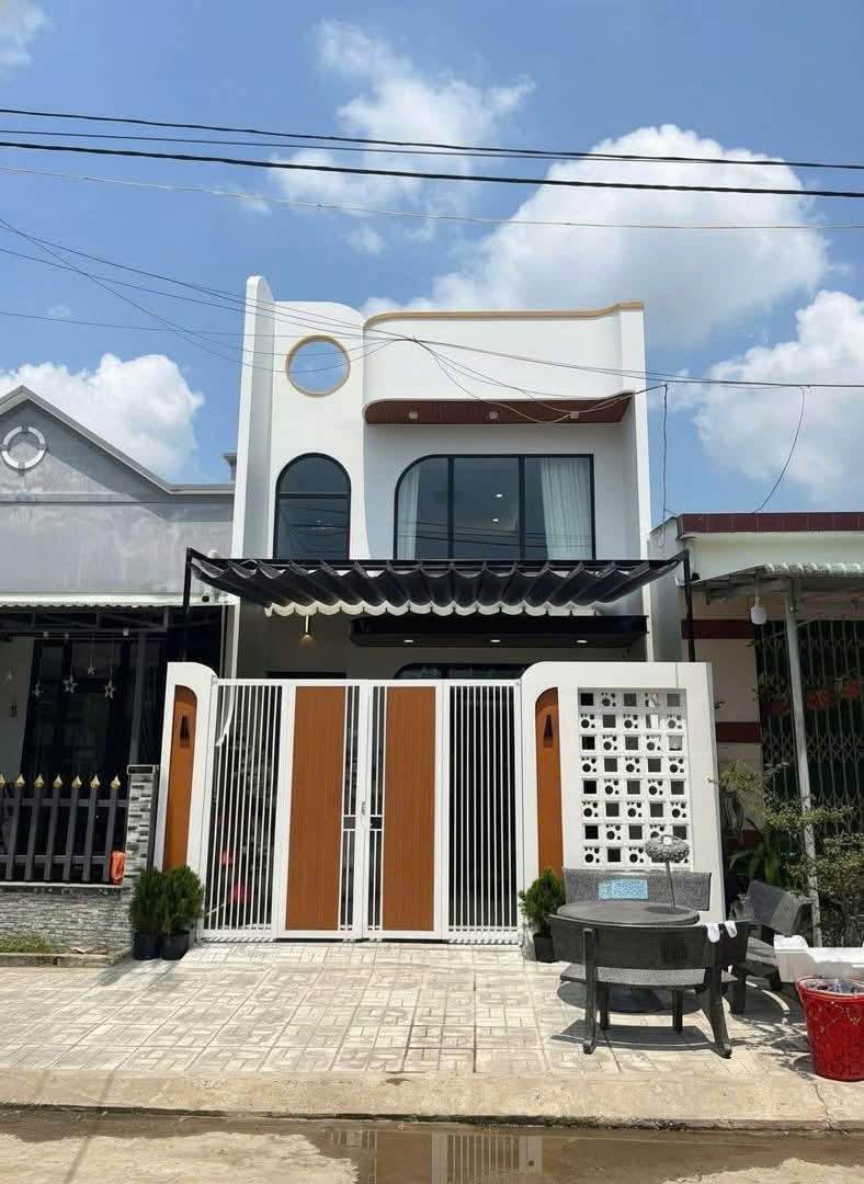 Nhà phố 1 trệt 1 lầu Tân Tạo 80m² giá 1.8 tỷ - Sang trọng phong cách châu Âu