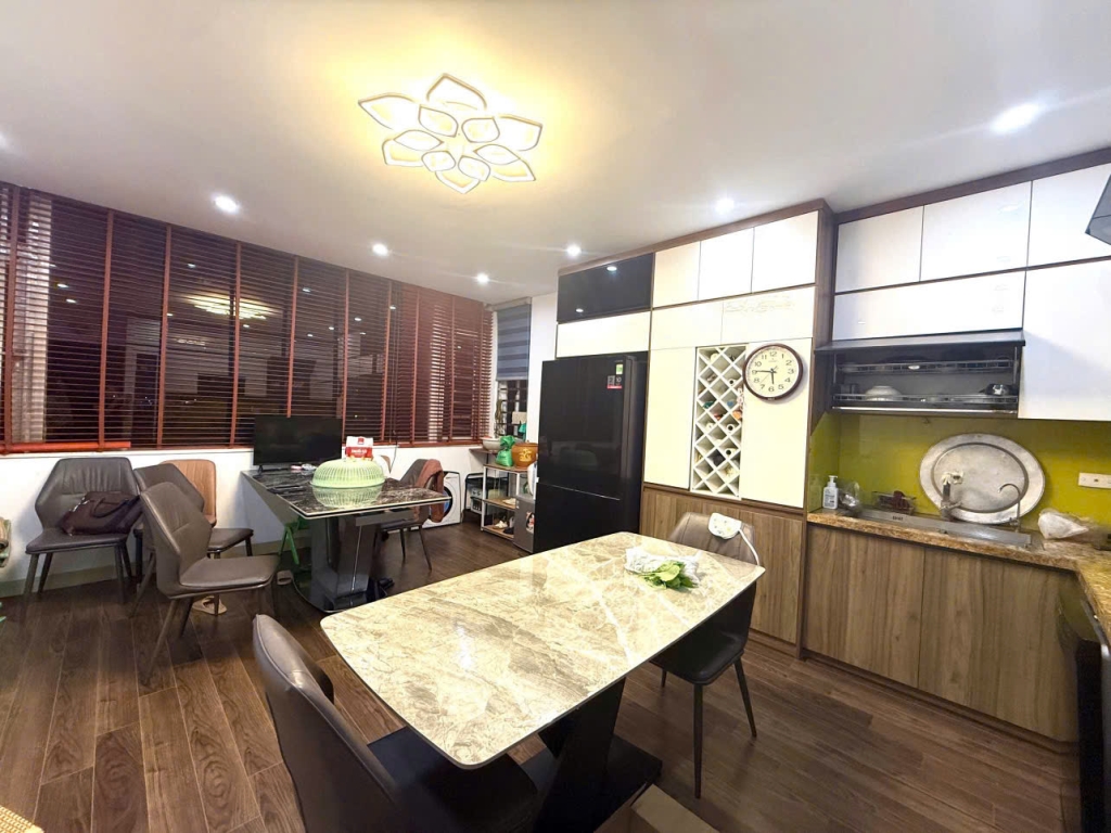 Nhà liền kề Phú La, Hà Đông 50m² giá 19.8 tỷ - Thiết kế 7 tầng thang máy sang trọng!