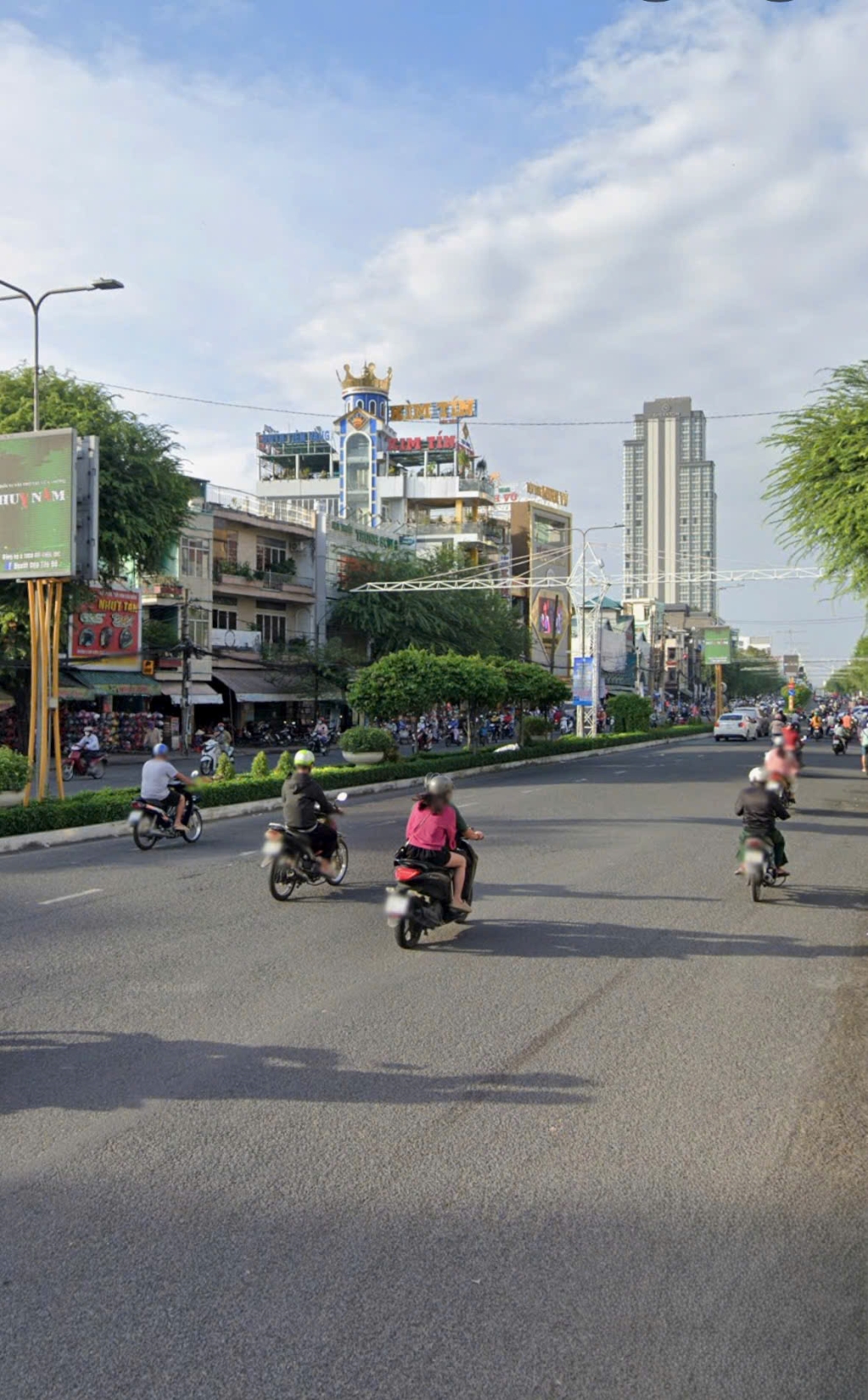 Cho thuê mặt tiền đường 30/4, trung tâm Cần Thơ, 98m² - Vị trí đắc địa cho kinh doanh!