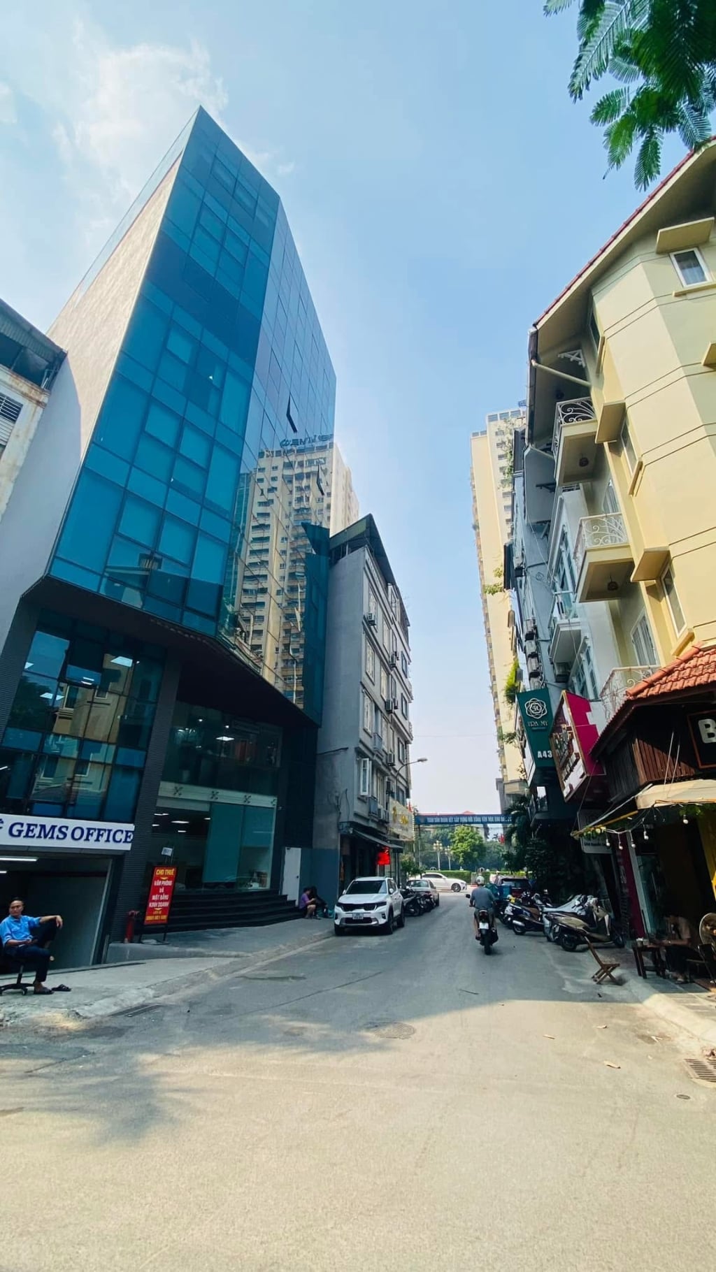 Nhà phố Nguyễn Chánh, Cầu Giấy - 70m² giá 39.9 tỷ - Kinh doanh sầm uất!