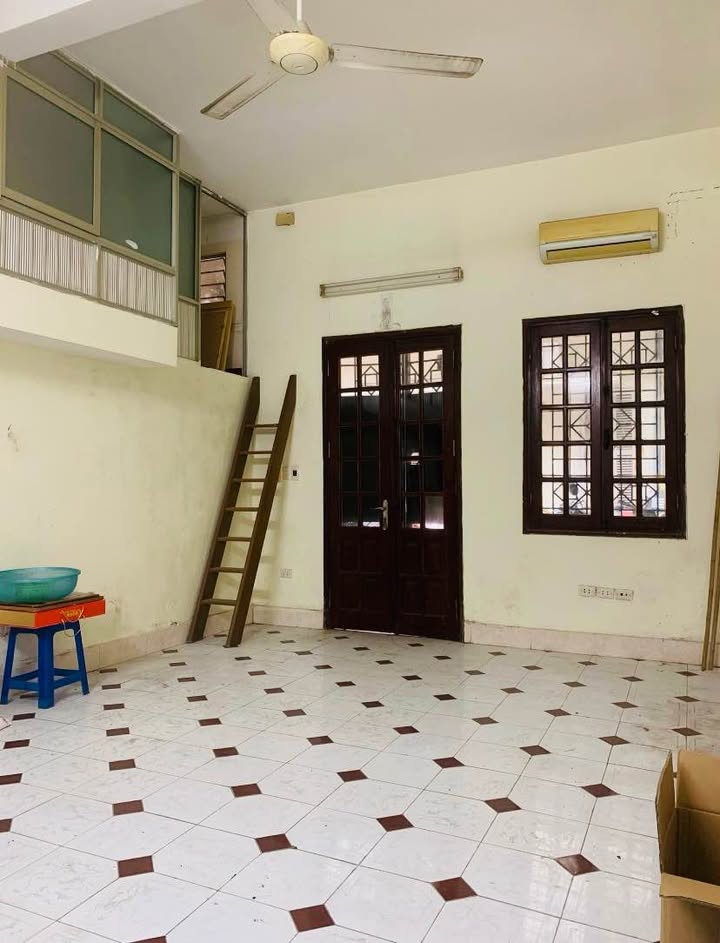 FrontHouse phố Thợ Nhuộm 36m² giá 16 tỷ - Vị trí kinh doanh đắc địa!