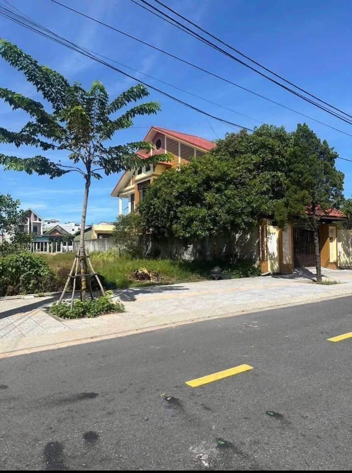 Nhà mặt tiền đường Lê Hành, Đông Hà 300m² giá chỉ 2 tỷ - Đầu tư sinh lời tuyệt vời!