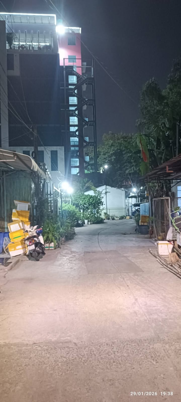 Đất thổ cư 144m² sát ngã tư chợ Đình, Quận 9 - Giá chỉ 6.6 tỷ!