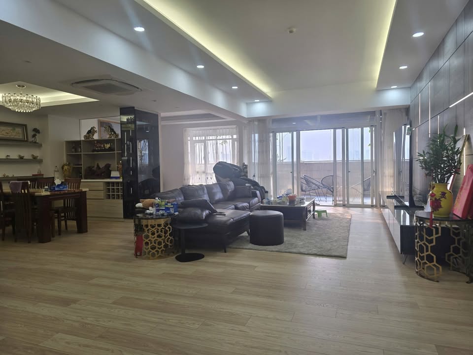 Căn hộ Riverside Residence Quận 7 238m² giá 35 tỷ - Sân vườn riêng hiếm có!
