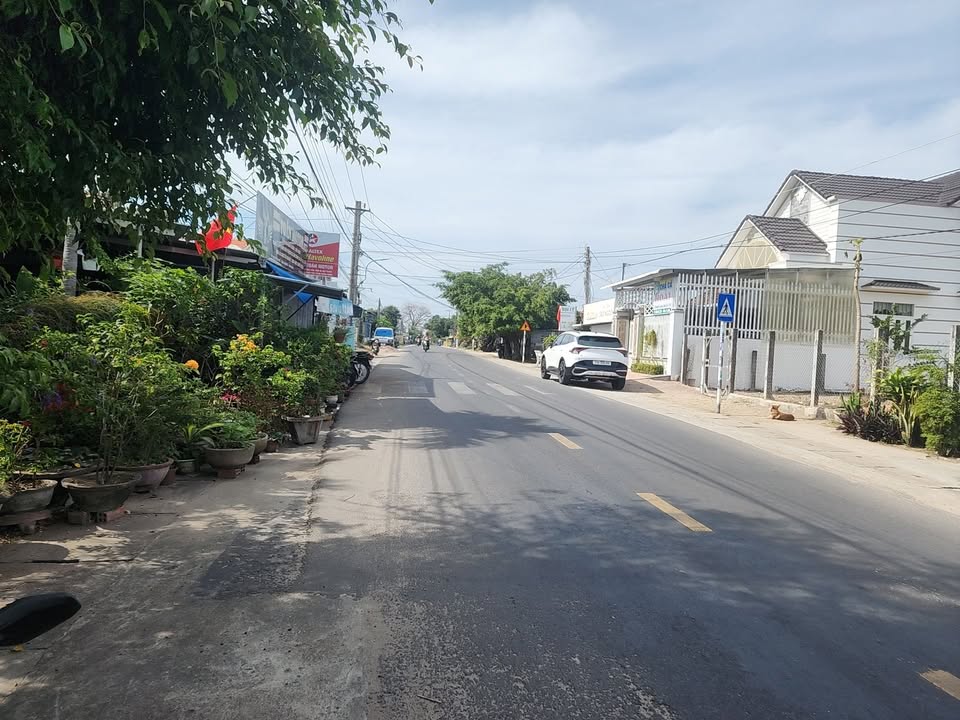 FrontHouse mặt tiền Nguyễn Huệ, xã Vạn Thắng, 114m² giá chỉ 1.43 tỷ - Cơ hội đầu tư không thể bỏ lỡ!