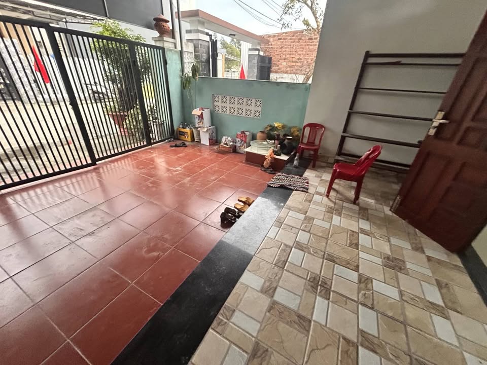 Nhà phố Điện Nam Đông 100m² giá 2 tỷ - Nằm ngay gần trục chính!