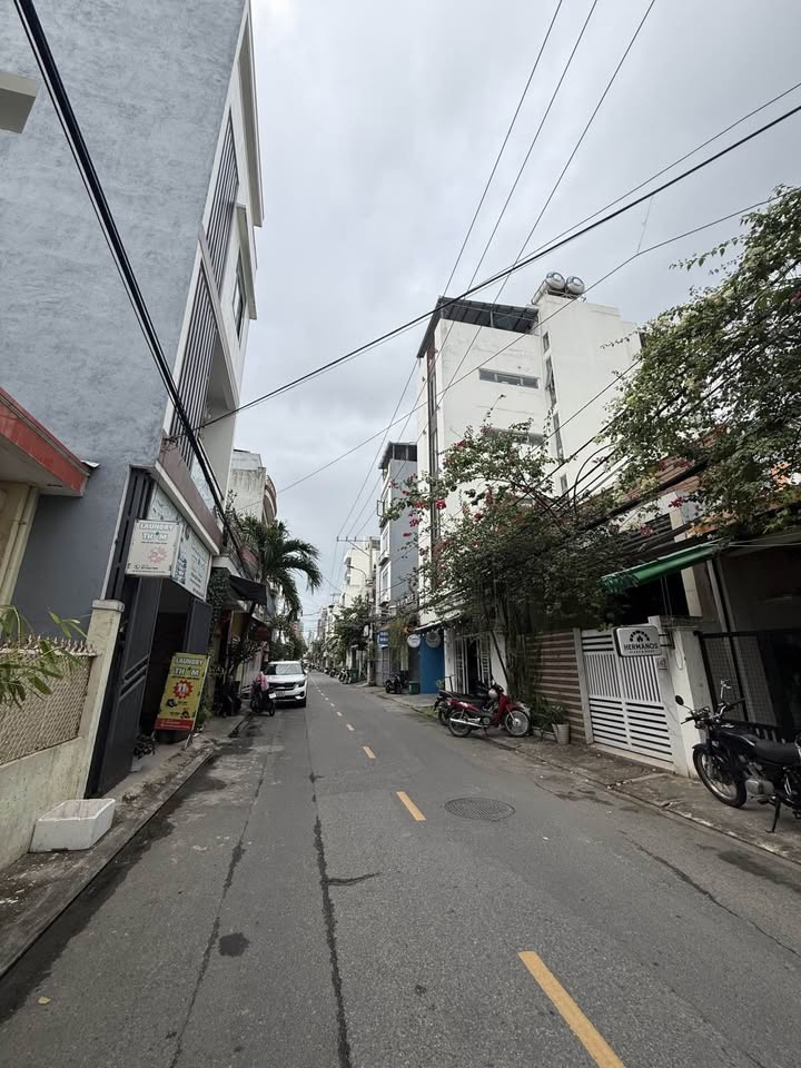 Đất kèm nhà cấp 4 tại Nguyễn Văn Thoại, 61m², giá 13 tỷ - Sổ đỏ chính chủ!