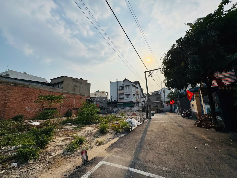 Đất nền Thủ Đức 65.8m² giá 5 tỷ - Xây dựng 5 tầng, không quy hoạch!