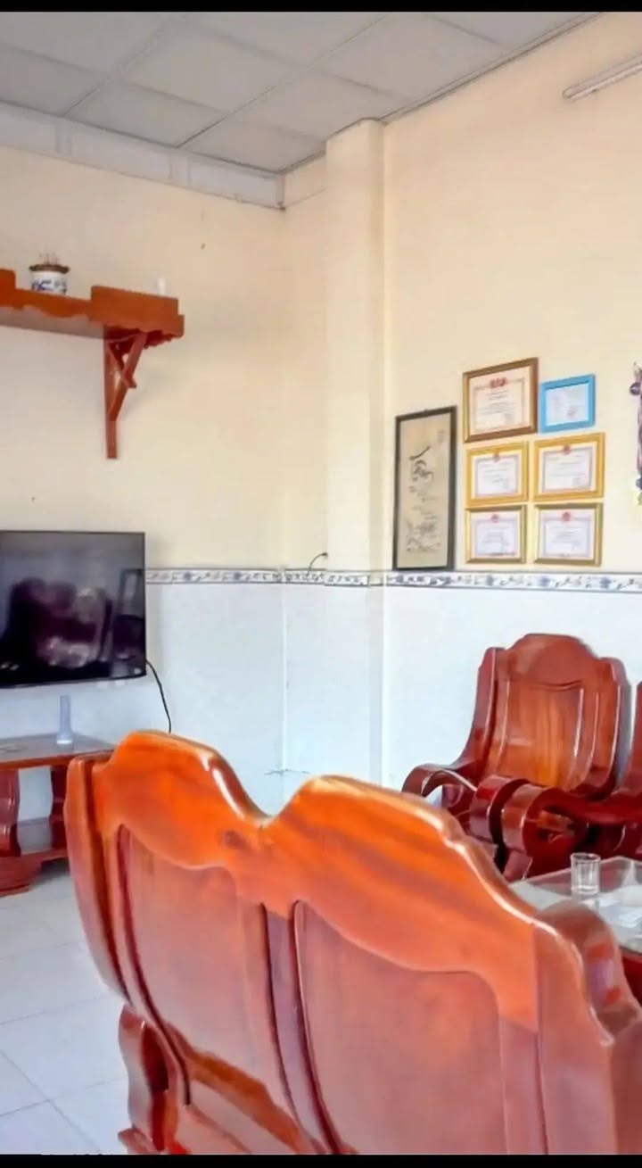 Nhà cấp 4 Phường 9, Tuy Hòa 80m² giá 2.35 tỷ - Hướng Tây Bắc, gần các tiện ích