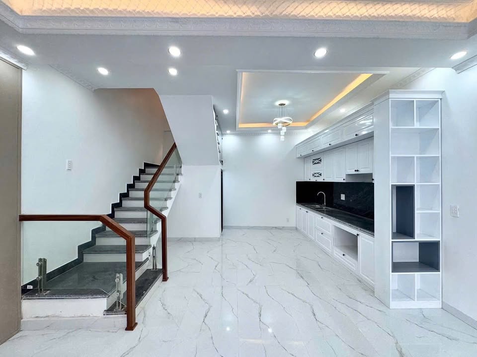 Nhà mới đường Bùi Thị Tự Nhiên, 41m² giá 2.98 tỷ - Thiết kế hiện đại, sân vườn chill!