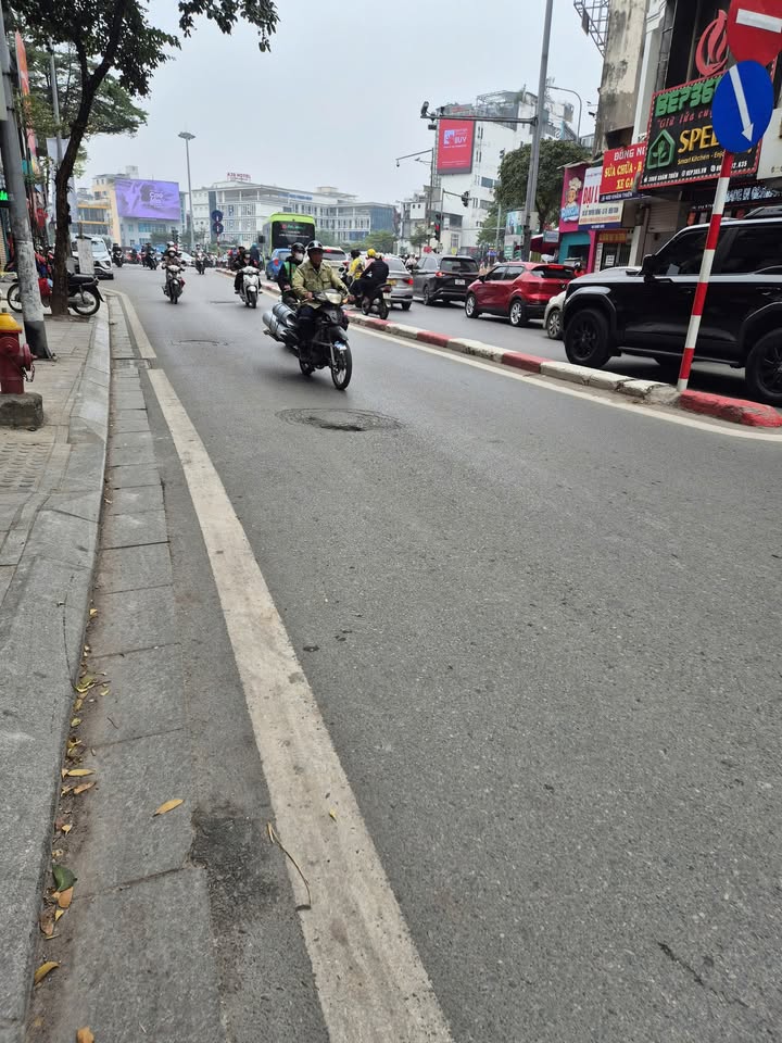 Bán Nhà Mặt Phố Khâm Thiên, 67m² giá 38.5 tỷ - Cơ hội đầu tư hấp dẫn!