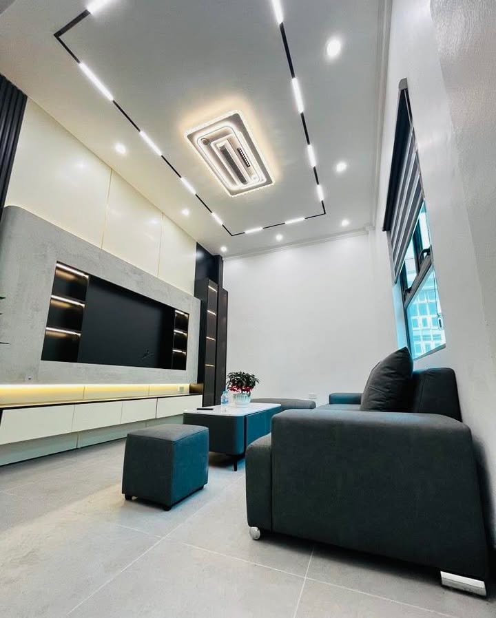 Nhà 5 tầng Nguyễn Công Trứ, Hà Đông 50m² - Ô tô đỗ cửa, Full nội thất!