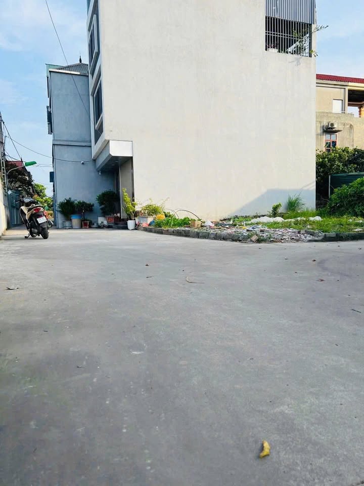 Nhà riêng tại Xã Thanh Oai, 46m² giá 3 tỷ - Tiện nghi đầy đủ, hàng xóm thân thiện!