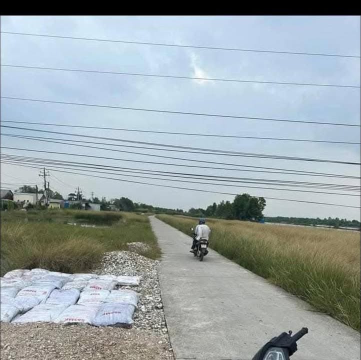 Đất nền 110m² tại Khóm 5, Thị trấn Sông Đốc, chỉ 100 triệu - Đầu tư sinh lời ngay!