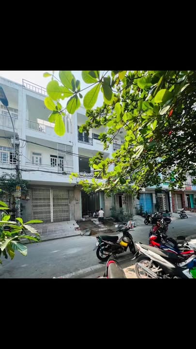 Nhà mặt tiền Bình Phú, Quận 6 - 60m² - Giá chỉ 8 tỷ - Ngay công viên thoáng mát!