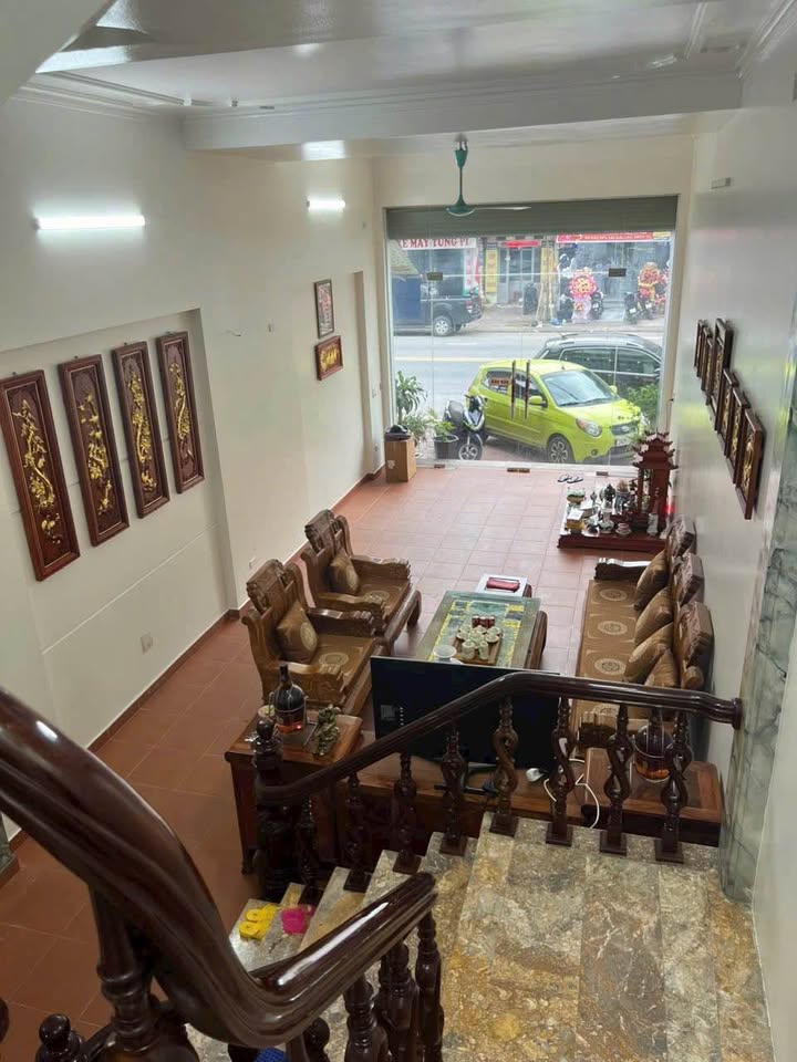 Nhà 4 tầng Mặt đường Ngô Quyền, Hải Dương 75m² giá 12 tỷ - Vị trí trung tâm, thuận lợi kinh doanh!