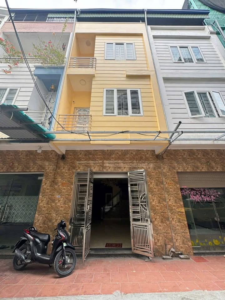 Nhà mặt chính Đằng Hải 60.3m² giá 3.75 tỷ - Ô tô đỗ cửa thoải mái!