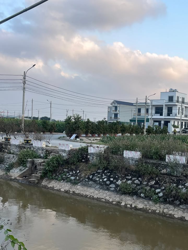 Đất nền Thanh Tân, Thanh Liêm, Hà Nam 100m² giá 2 tỷ - Tiềm năng kinh doanh lớn!