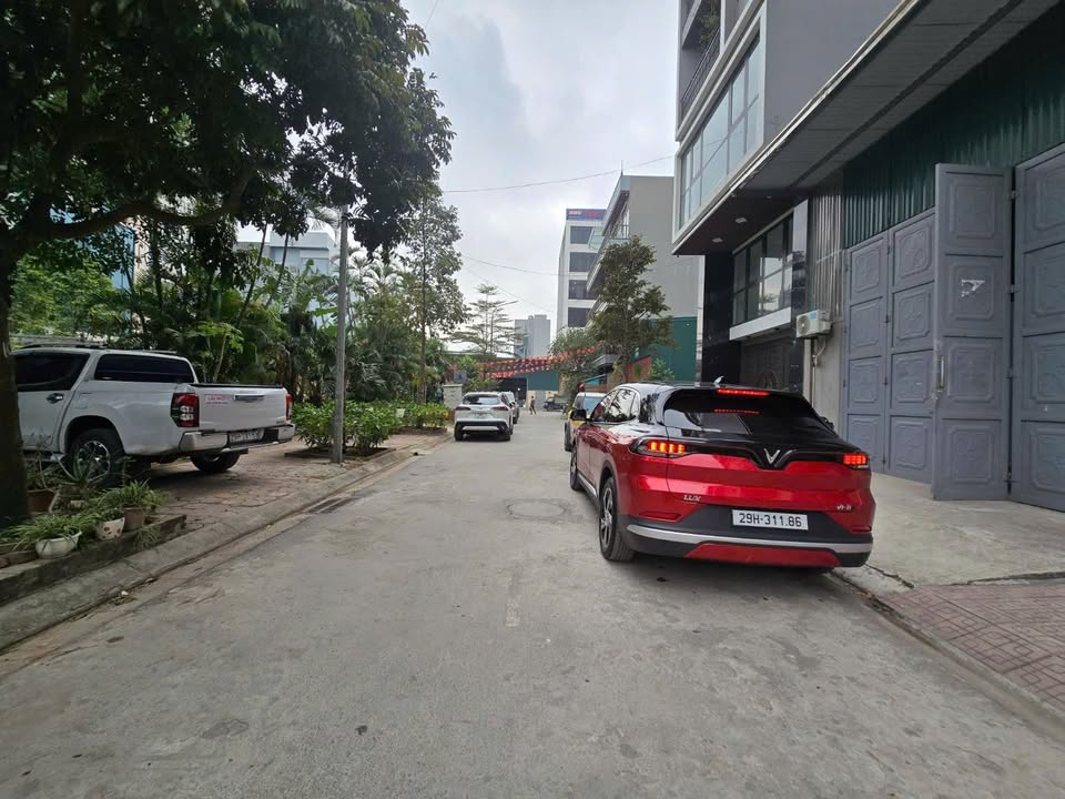 Đất phân lô đấu giá Tứ Hiệp Thanh Trì 84m² giá 20-25 tỷ - Mặt tiền rộng, view đẹp!