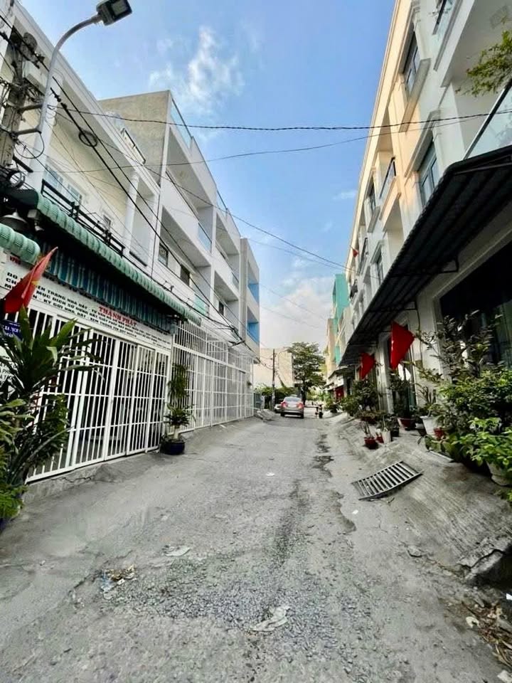 Nhà phố 4 tầng Võ Văn Kiệt 55m² giá 6.8 tỷ - Sổ hồng riêng, hoàn công đầy đủ!