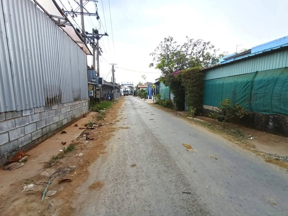 Nhà cấp 4 mặt tiền huyện lộ 15, Vĩnh Hựu, 100m² chỉ 750 triệu - Sổ hồng chính chủ!