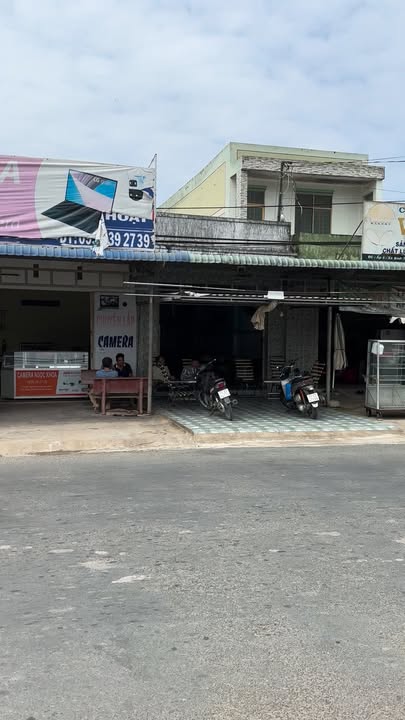 Nhà mặt tiền đường tỉnh 885, Giồng Trôm, 200m² giá 2 tỷ - Đầu tư sinh lời ngay!