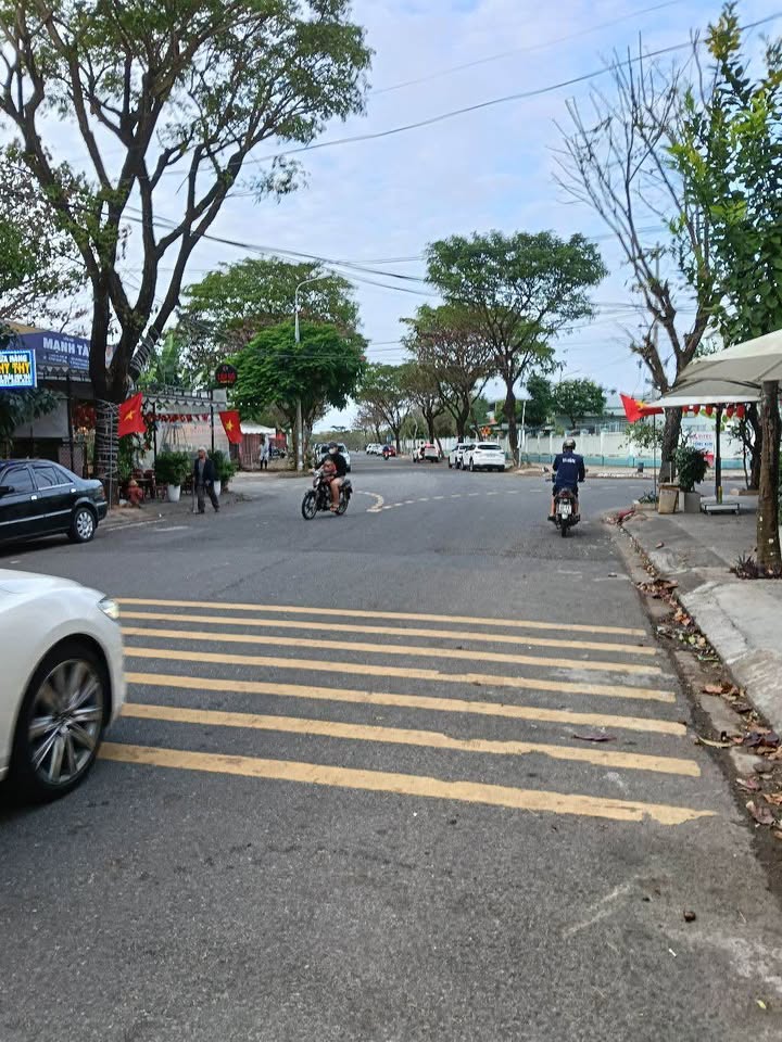 Nhà 3 tầng Trần Văn Trà 125m² giá 8,95 tỷ - Mặt tiền kinh doanh