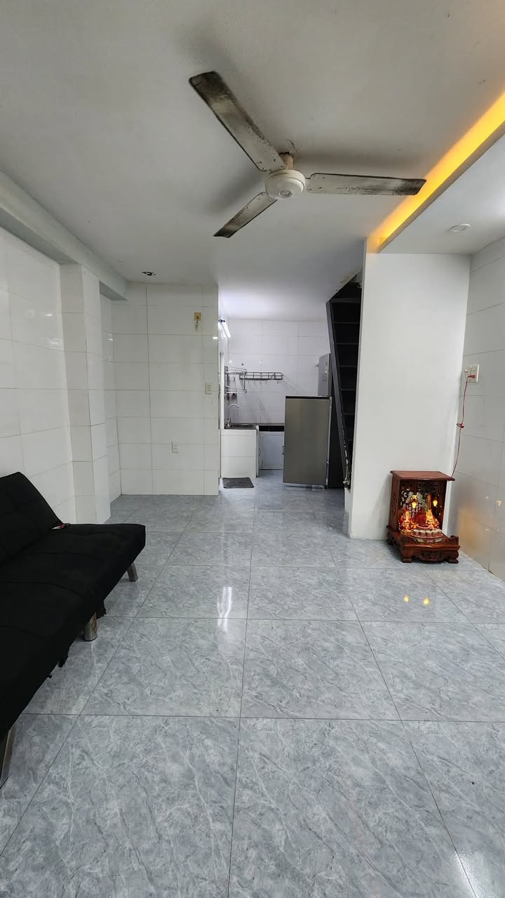 Nhà hẻm 606 Đường 3/2, Quận 10, 28m² giá 10.5 tỷ - Phù hợp ở và kinh doanh nhỏ lẻ!