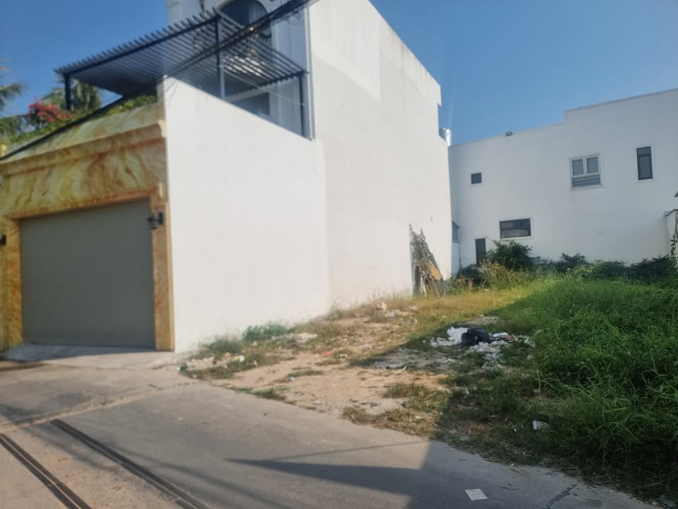 Đất nền Suối Đá, Phú Quốc 121m² giá chỉ 2 tỷ - Sổ đỏ chính chủ!