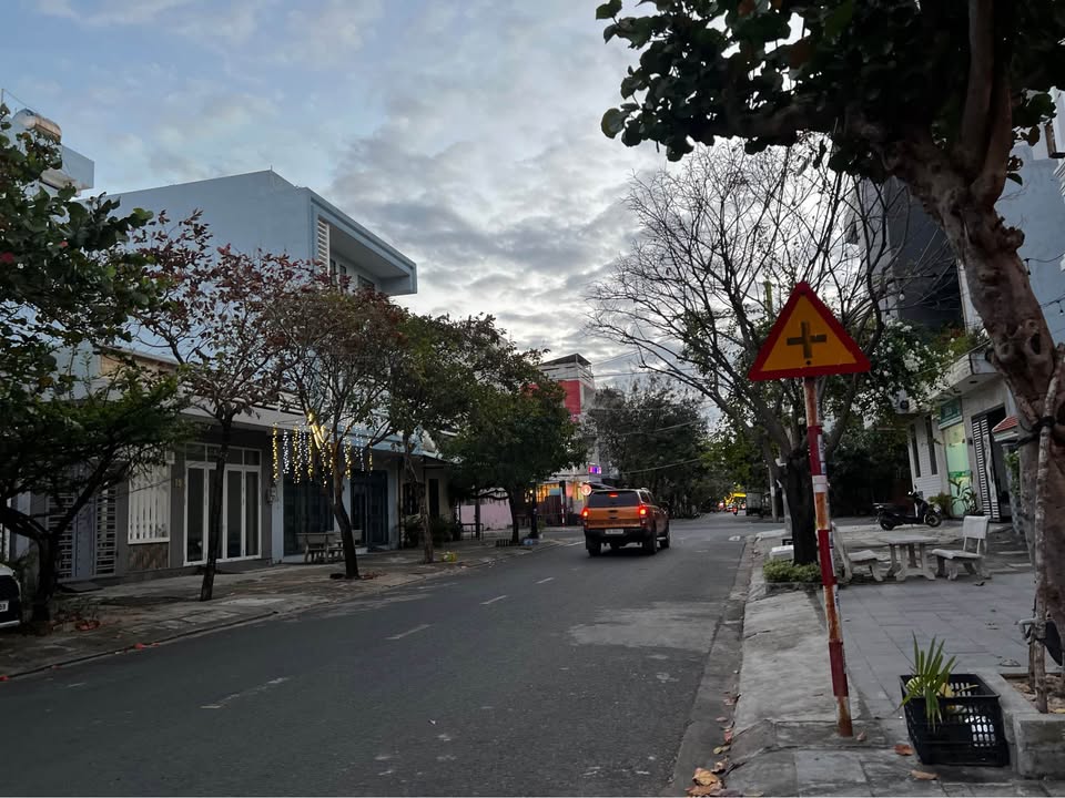 Nhà nguyên căn cho thuê tại Đường Lý Tự Trọng, Phường 7, Tuy Hoà, 100m² - Nội thất đầy đủ, sẵn sàng vào ở!