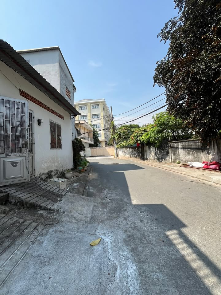 Nhà mặt tiền kinh doanh Đường 447 Lê Văn Việt, Quận 9, 72m², giá 5.5 tỷ - Cơ hội đầu tư hiếm có!