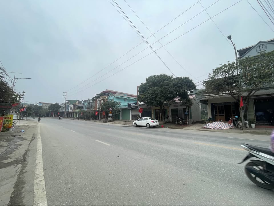 Nhà mặt đường Đại Đồng, Yên Bình 60m² giá 1.6 tỷ - Vị trí đắc địa cho kinh doanh!