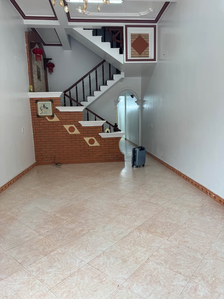 Nhà mặt đường Kim Đồng, huyện Văn Yên 93m² giá 3 tỷ - Vị trí đắc địa gần trung tâm