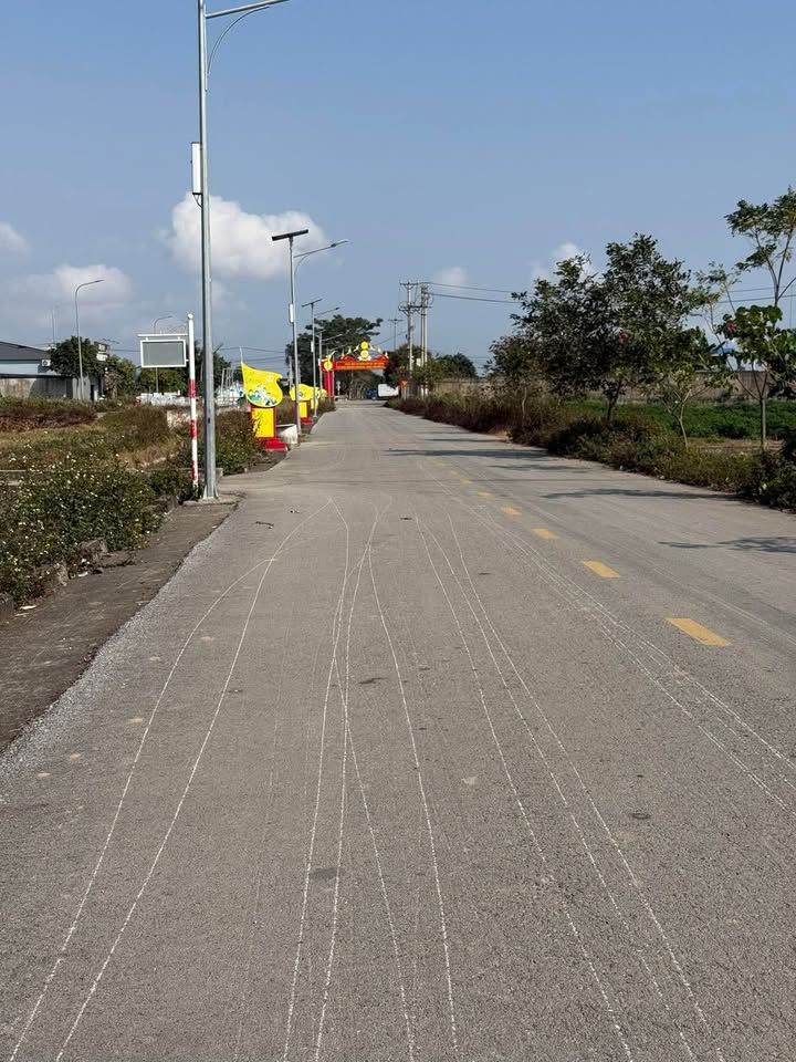 Đất nền ủy ban Liên Lộc cũ 180m² giá thỏa thuận - Vị trí đẹp gần trường học