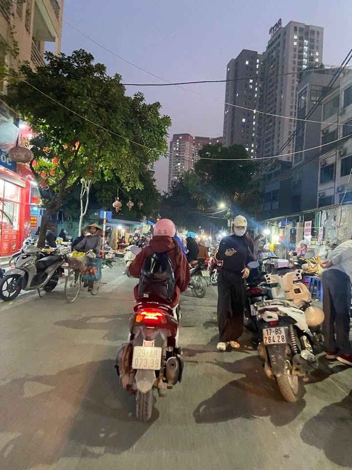 Nhà mặt phố Ẩm Thực Cầu Am Vạn Phúc 45m² giá 13 tỷ - Đầu tư sinh lời ngay!