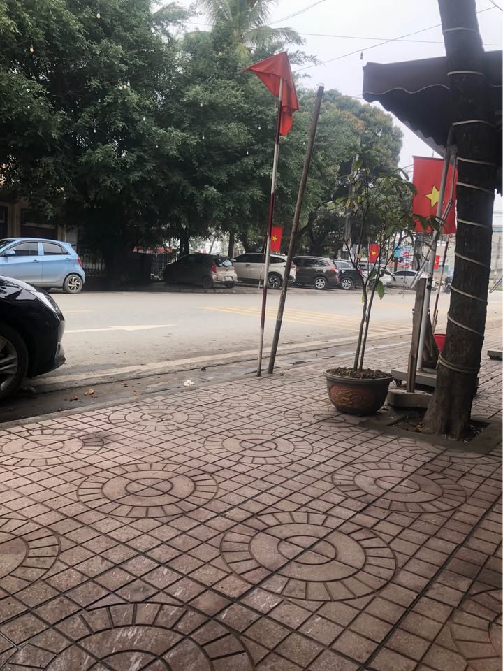 Nhà 3 tầng tại phường Ỷ La, Tuyên Quang 84m² giá 3.6 tỷ - Chính chủ bán gấp!