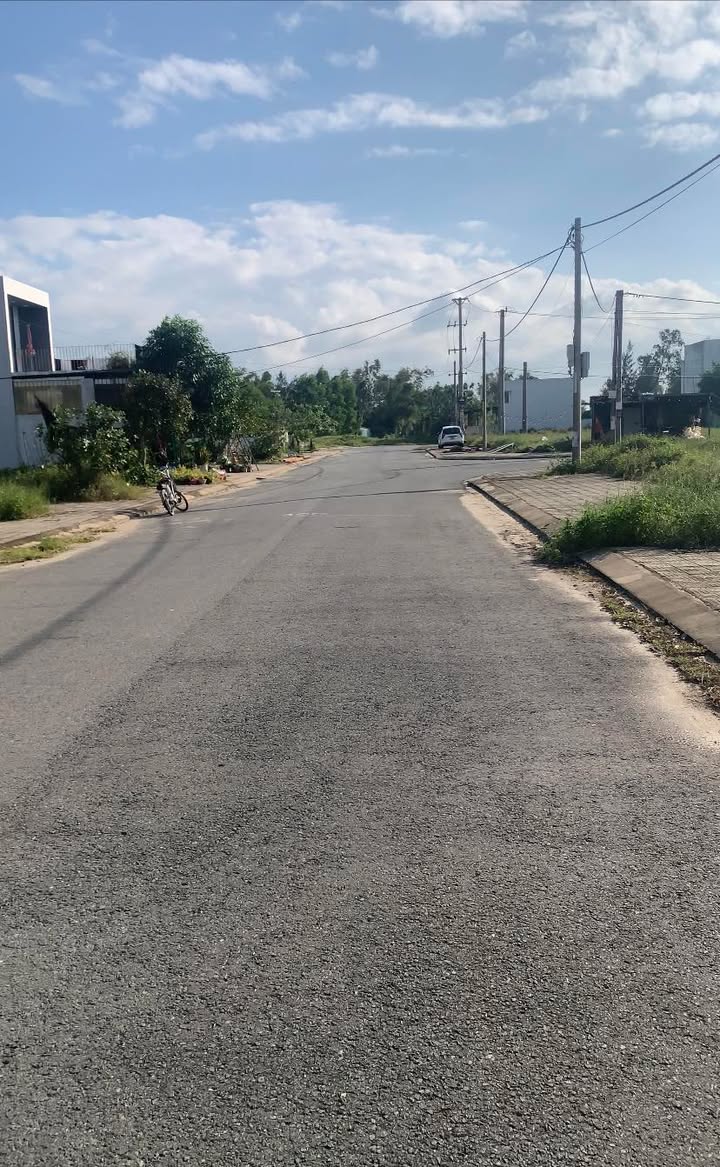 Đất nền ven biển Duy Hải 150m² giá 2 tỷ - Sổ hồng chính chủ