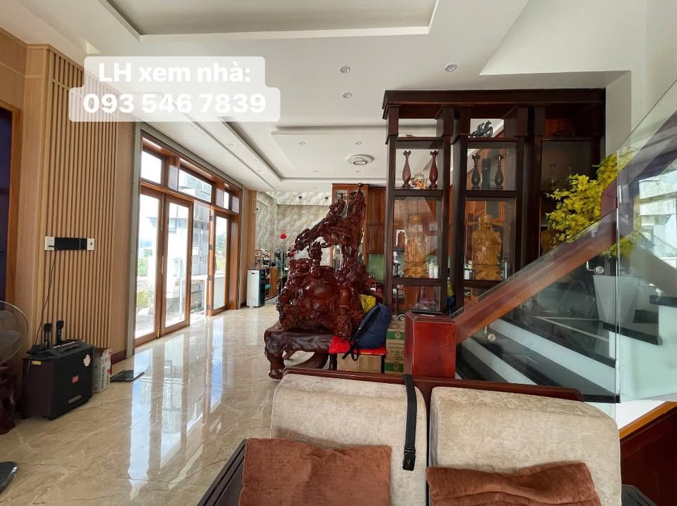 Nhà 3.5 mê hiện đại tại Tuy Hòa 90m² giá 4.9 tỷ - Sổ hồng chính chủ