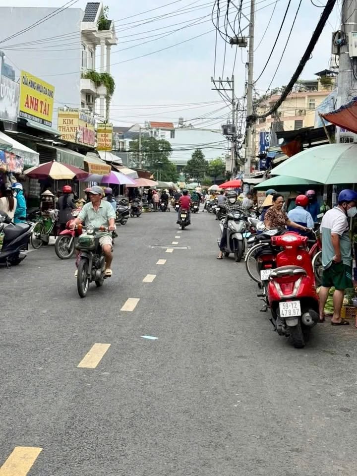 Nhà mặt tiền kinh doanh đường 10M Tân Phú 70m² giá 7 tỷ - Cơ hội đầu tư tuyệt vời!