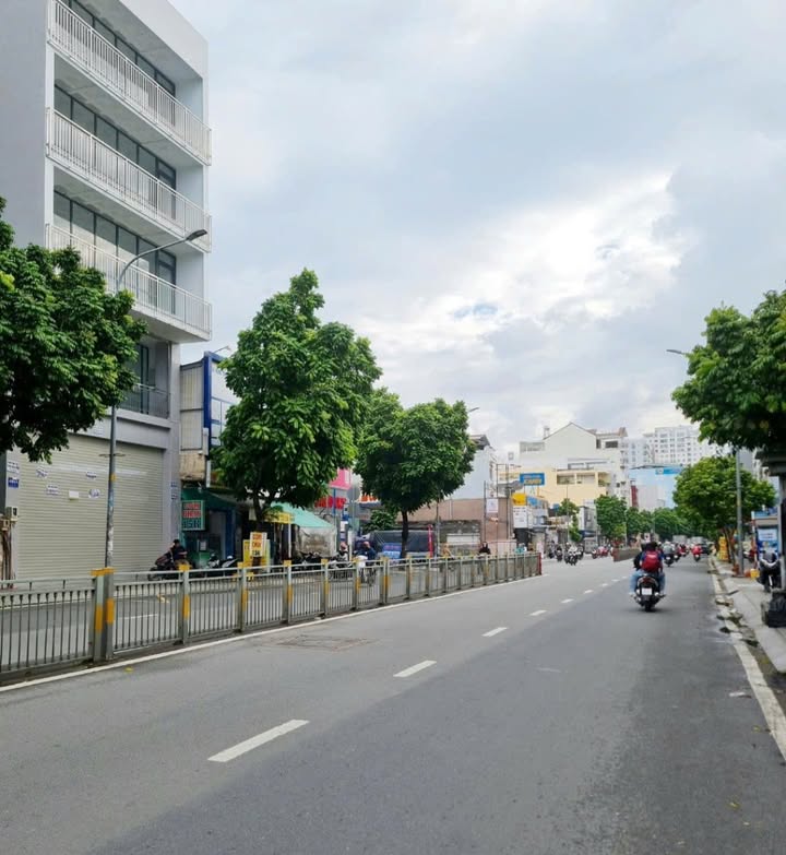 FrontHouse Đường Lũy Bán Bích, Tân Phú, 160m² giá 20 tỷ - Mặt tiền kinh doanh siêu rộng!