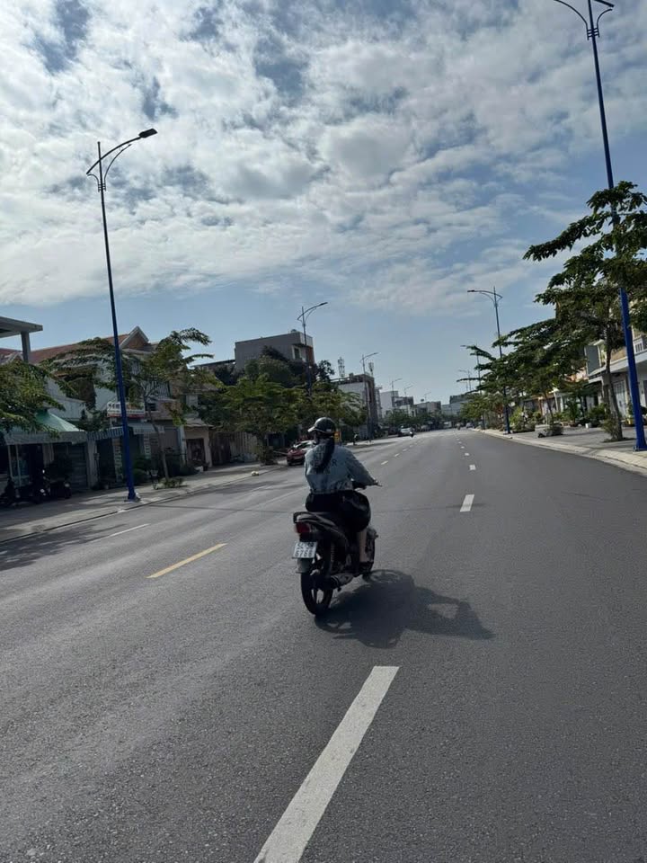 Nhà mặt tiền đường Lê Quang Định, Phường Thắng Nhất, TP Vũng Tàu 105m² - Kinh doanh sầm uất!