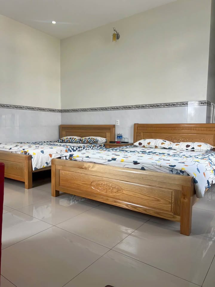 Khách sạn 136m² tại Xã Đức Trọng giá 7.5 tỷ - Kinh doanh đông khách!